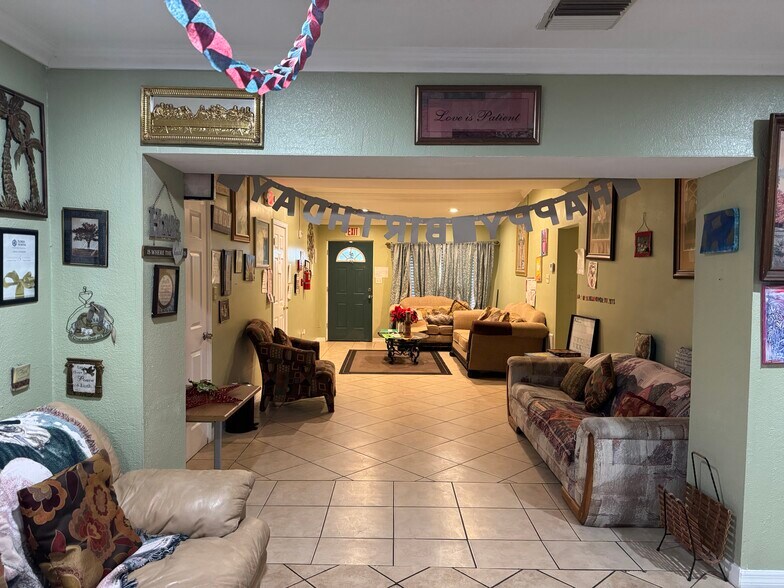 More Photos Of 8 E Summit St, Apopka Specialty For Sale