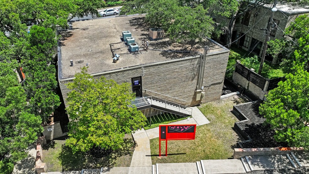 More Photos Of 8647 Wurzbach Rd, San Antonio Medical For Lease