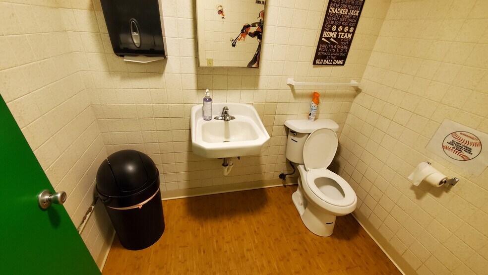 More Photos Of 2290 Alahao Pl, Honolulu Warehouse For Lease