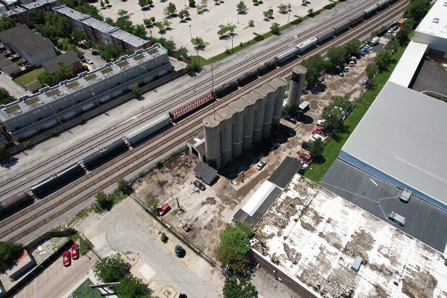 More Photos Of 1960 N Long Ave, Chicago Land For Sale