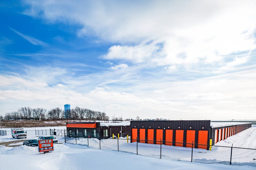 More Photos Of 2851 Business Pl SE, Massillon Self Storage For Sale