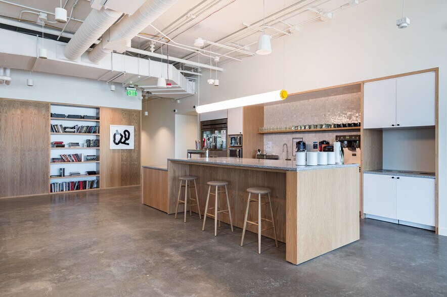 More Photos Of 410 N Scottsdale Rd, Tempe Office For Lease