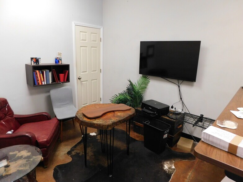 More Photos Of 9360 90th Ave, Sebastian General Retail For Lease