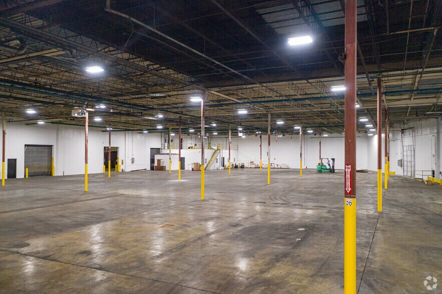 More Photos Of 3310 Deepwater Terminal Rd, Richmond Warehouse For Lease