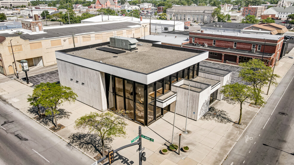 Primary Photo Of 300 W Market St, Lima Bank For Sale