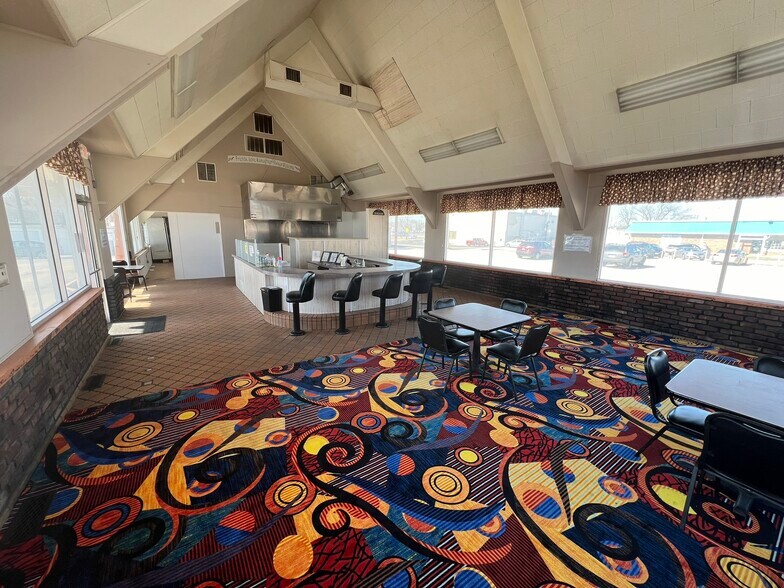 More Photos Of 2779 N Water, Decatur Freestanding For Lease