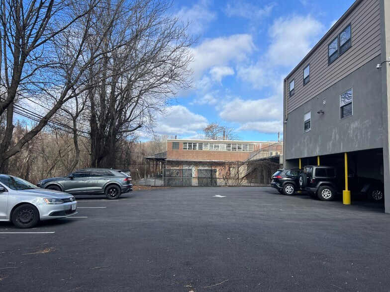 More Photos Of 99 Lafayette Ave, White Plains Light Manufacturing For Sale