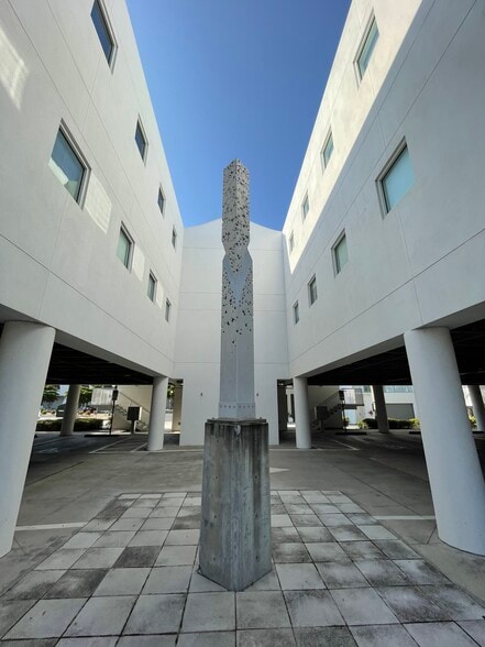 More Photos Of 1348-1358 Fruitville Rd, Sarasota Office Residential For Lease