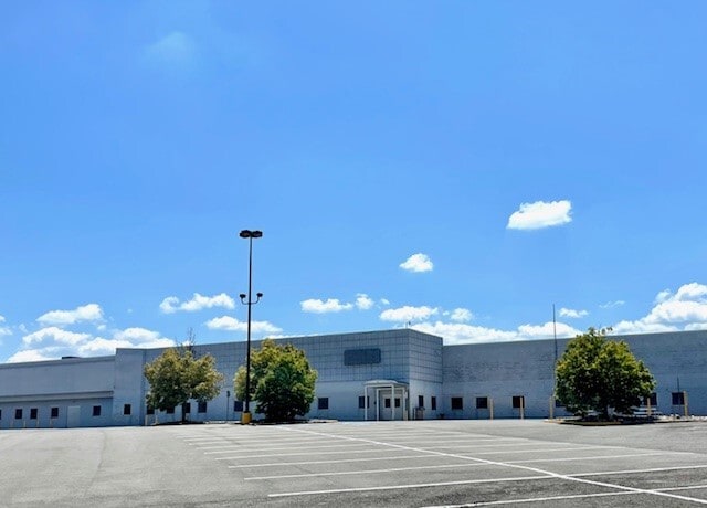 More Photos Of 5000 Greenbag Rd, Morgantown General Retail For Lease