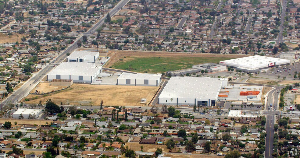 More Photos Of 12075 Davis St, Moreno Valley Warehouse For Lease