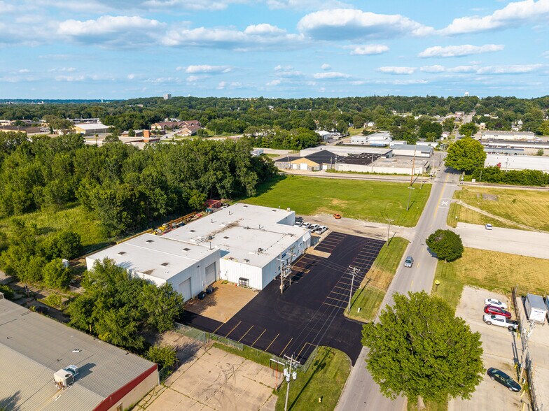 More Photos Of 415 31st Ave, Rock Island Warehouse For Sale
