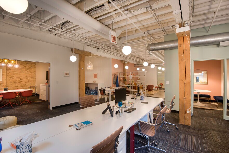 More Photos Of 10-18 W Hubbard St, Chicago Loft Creative Space For Lease