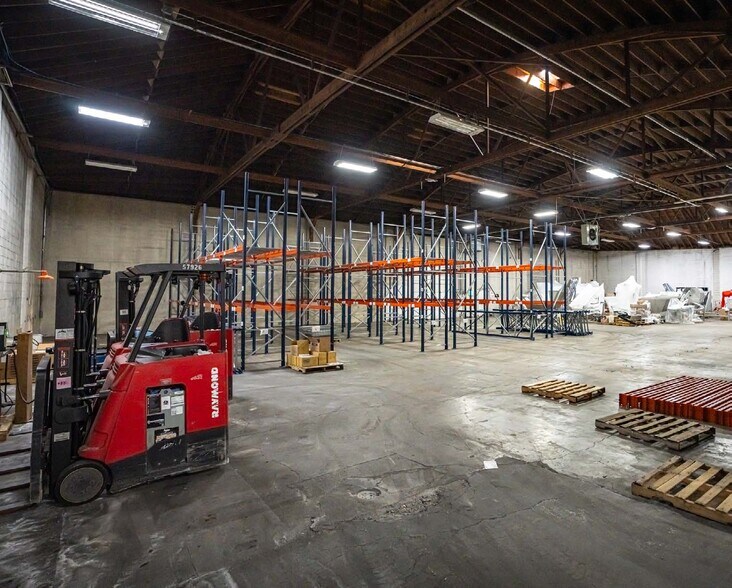 More Photos Of 811 N 1st St, Silverton Food Processing For Lease