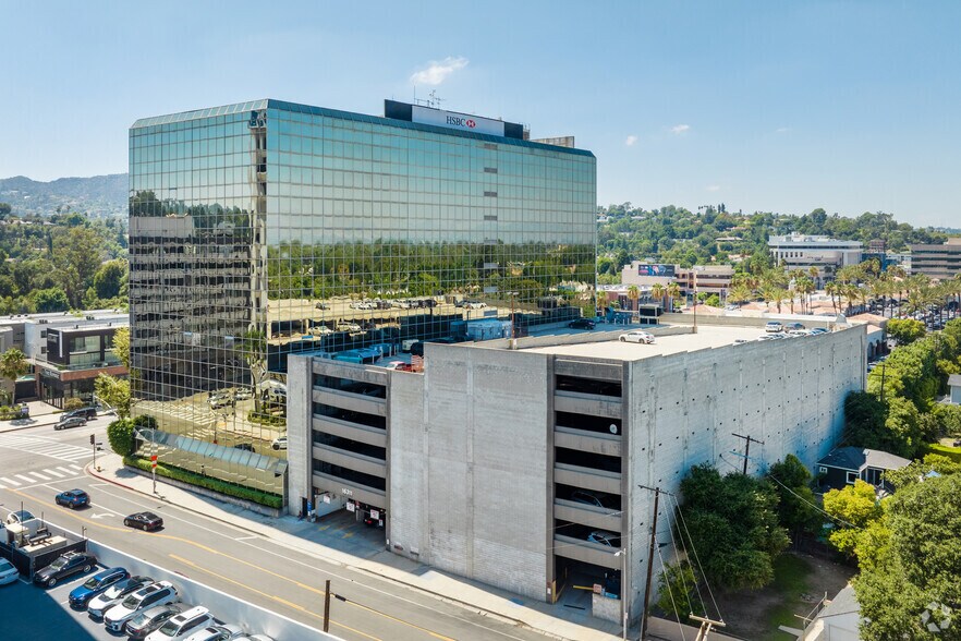 More Photos Of 16311 Ventura Blvd, Encino Office For Sale