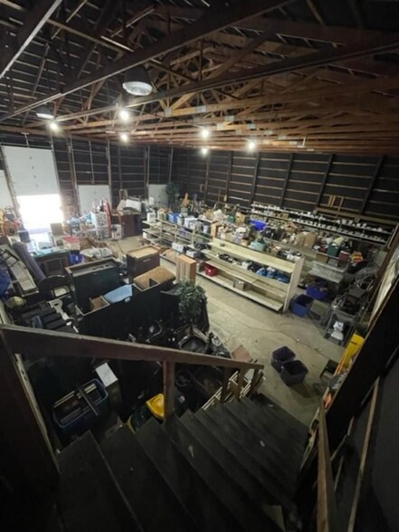 More Photos Of 722 S Liberty St, Muncie Flex For Sale