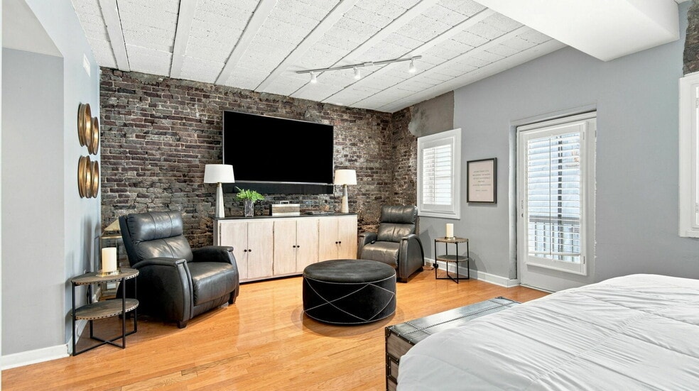More Photos Of 304 S Gay St, Knoxville Office Residential For Sale