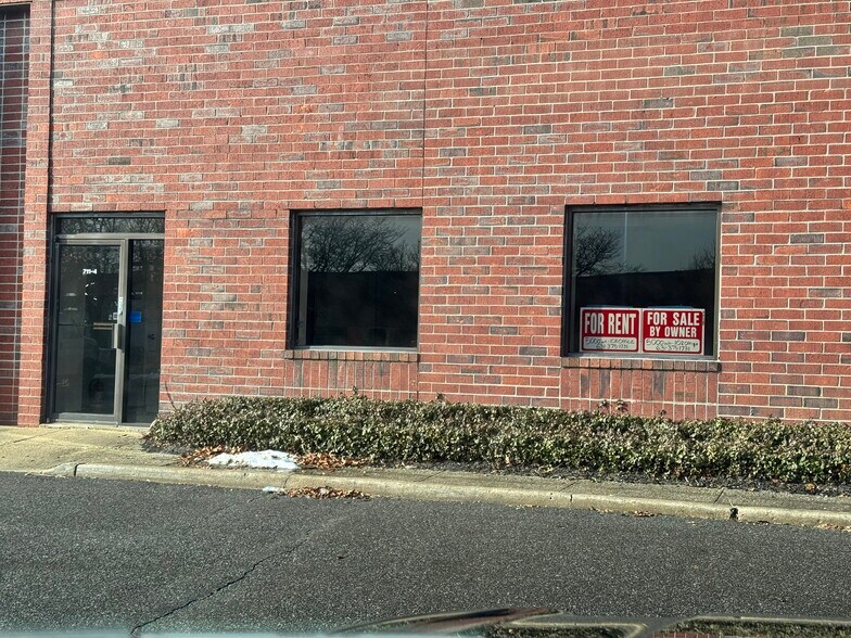 More Photos Of 711 Koehler Ave, Ronkonkoma Distribution For Sale