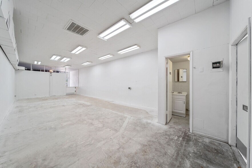 More Photos Of 1902 E Oakland Park Blvd, Fort Lauderdale Unknown For Lease