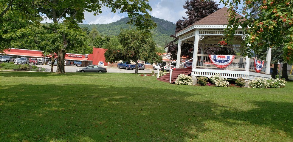 More Photos Of 19 Pleasant St, Berlin Unknown For Lease