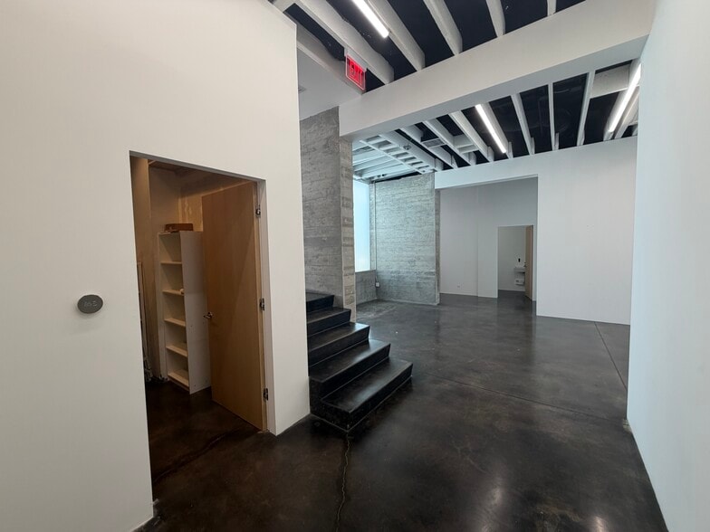 More Photos Of 8115 Melrose Ave, Los Angeles Storefront Retail Office For Lease