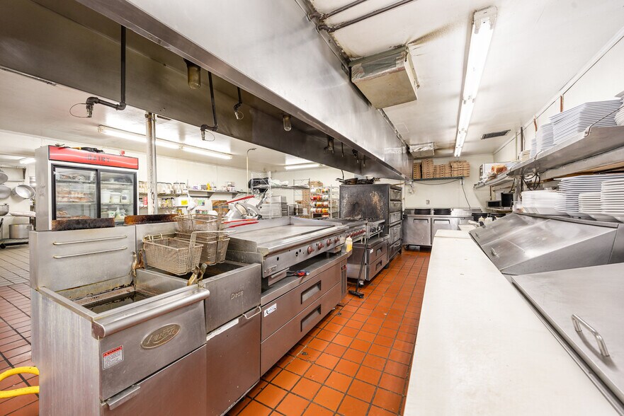 More Photos Of 8850 Statesville Blvd, Cleveland Restaurant For Sale