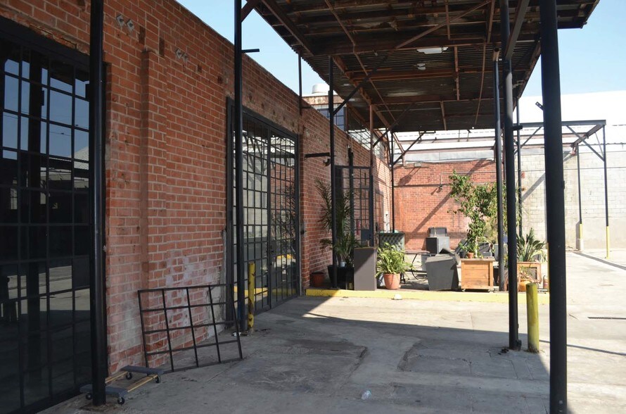 More Photos Of 340 S Avenue 17, Los Angeles Manufacturing For Lease