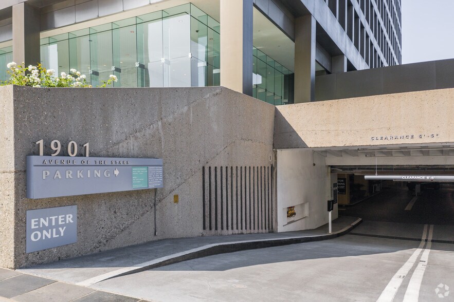 More Photos Of 1901 Avenue of the Stars, Los Angeles Office For Lease