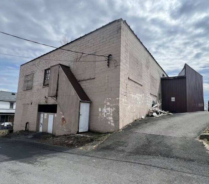 More Photos Of 71 Columbia St, Cohoes Distribution For Sale