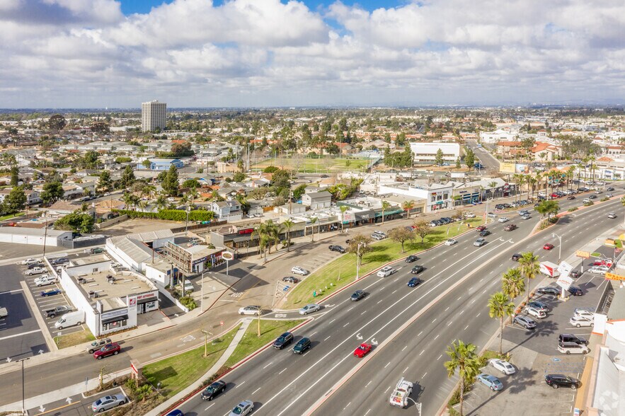 More Photos Of 1775 Newport Blvd, Costa Mesa Storefront For Sale