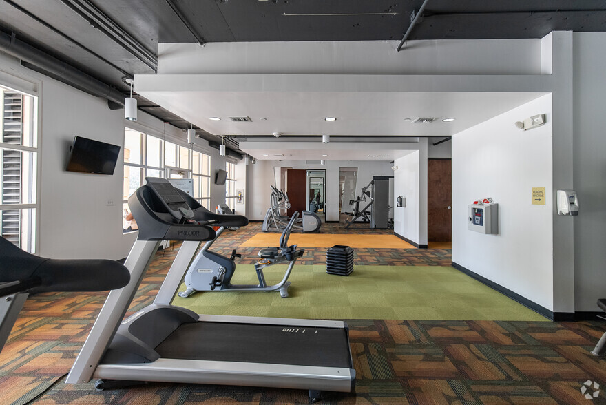 More Photos Of 800 S Douglas Rd, Coral Gables Unknown For Lease