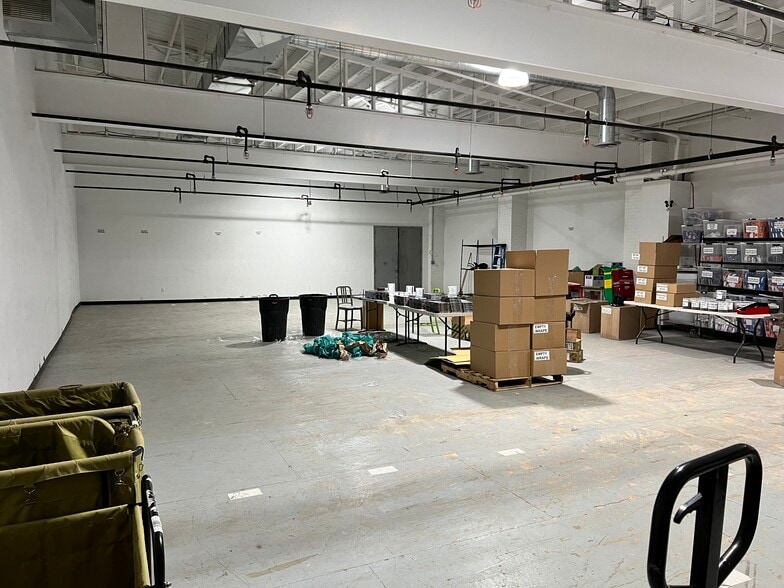 More Photos Of 482 Glenbrook Rd, Stamford Manufacturing For Lease