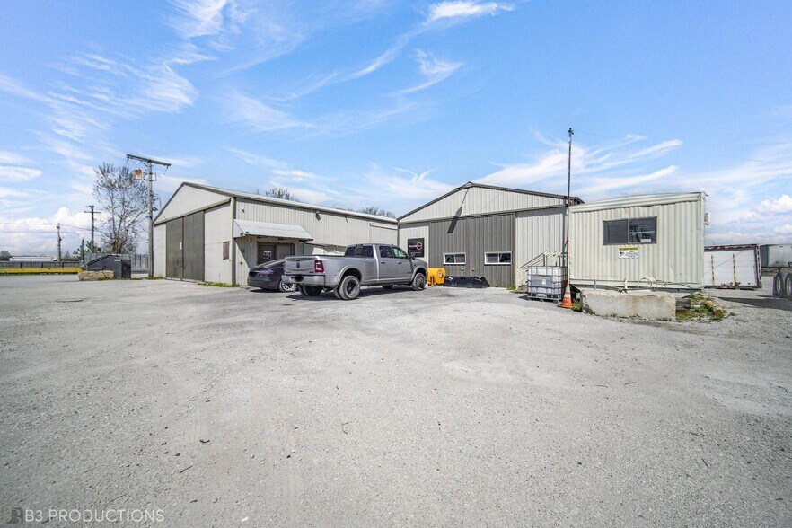 More Photos Of 1787 E Joe Orr Rd, Lynwood Warehouse For Sale