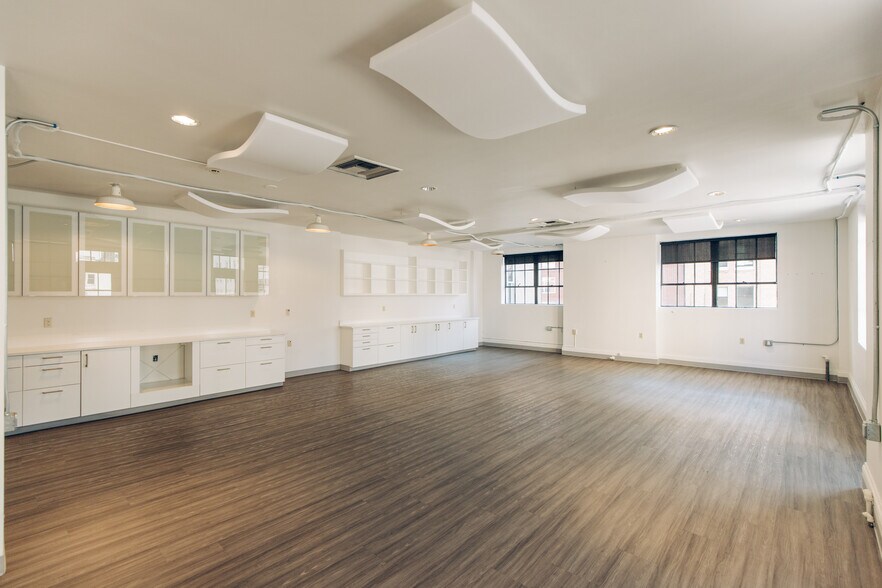 More Photos Of 705-711 SW Alder St, Portland Office For Lease