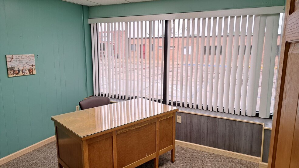More Photos Of 203 W Arnold Ave, Arnold Office For Sale