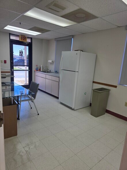 More Photos Of 2525 Harbor Blvd, Port Charlotte Medical For Lease