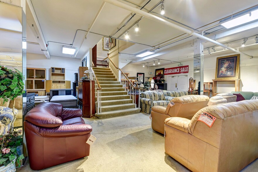 More Photos Of 20423 Highway 99, Lynnwood Freestanding For Sale