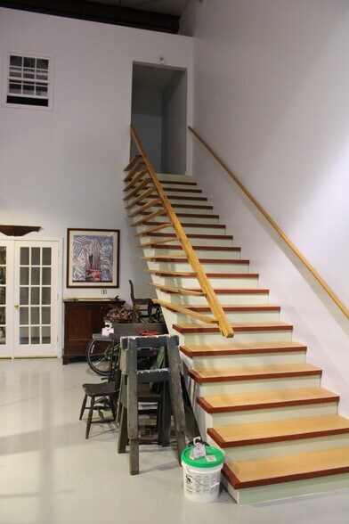 More Photos Of 195 Leonard Dr, Groton Warehouse For Sale