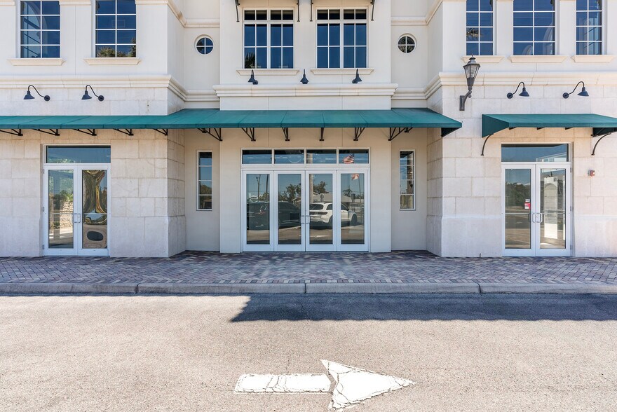 More Photos Of 3976 Destination Dr, Osprey Storefront For Lease