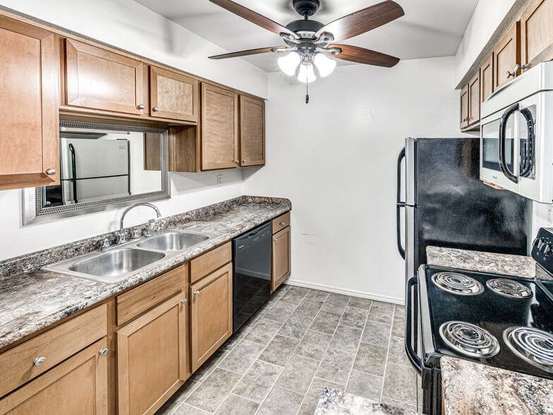 More Photos Of 2302 S 137th East Ave, Tulsa Apartments For Sale