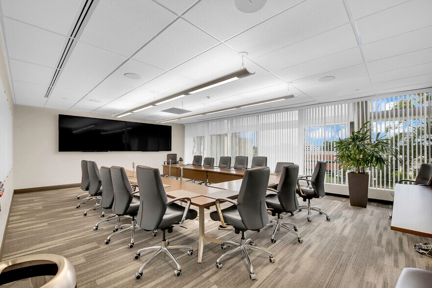 More Photos Of 20500 Civic Center Dr, Southfield Office For Sale
