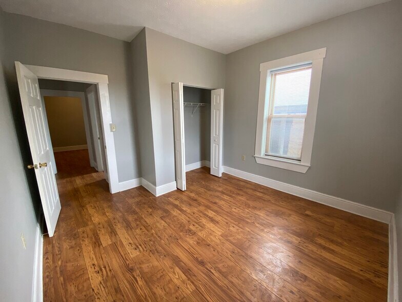 More Photos Of 444 High St, Morgantown Storefront Retail Residential For Lease