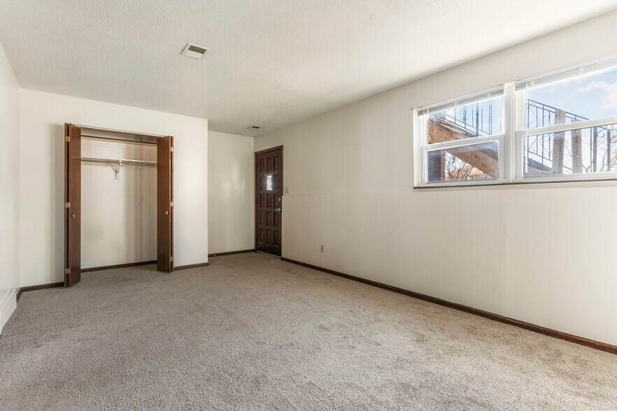 More Photos Of 5218-5240 Ditzler Ave, Raytown Apartments For Sale