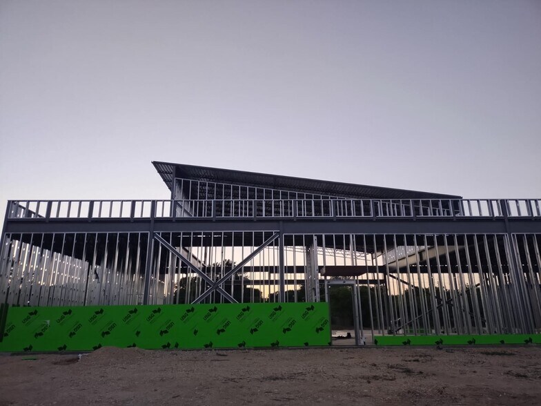 More Photos Of 5001 Nuckols Crossing Rd, Austin General Retail For Lease