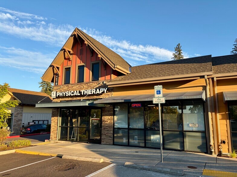 More Photos Of 14679 SE Sunnyside Rd, Clackamas Freestanding For Lease