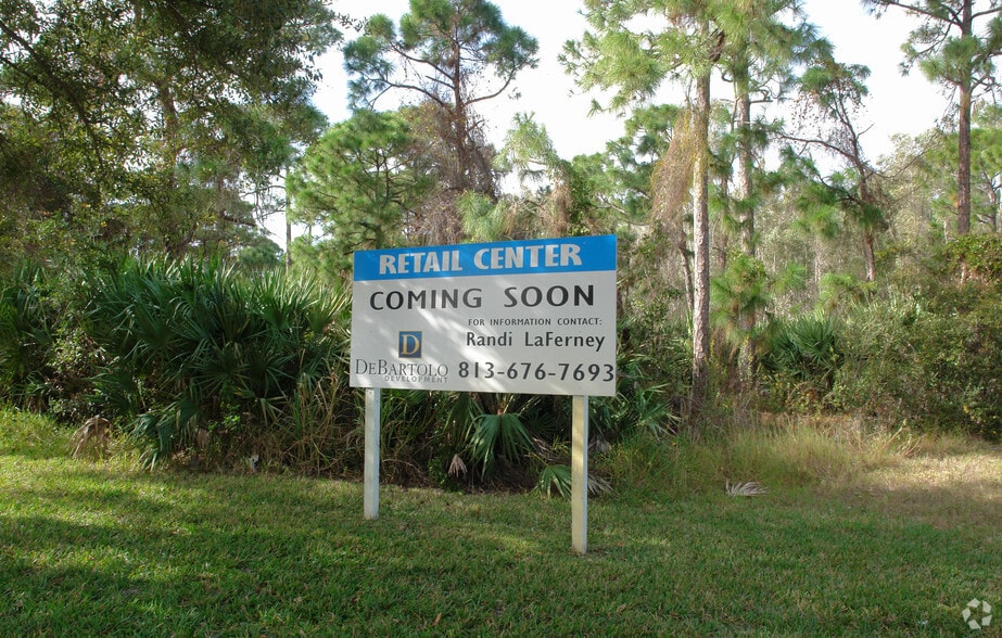 More Photos Of 2751 NW Mall Cir, Jensen Beach Department Store For Sale