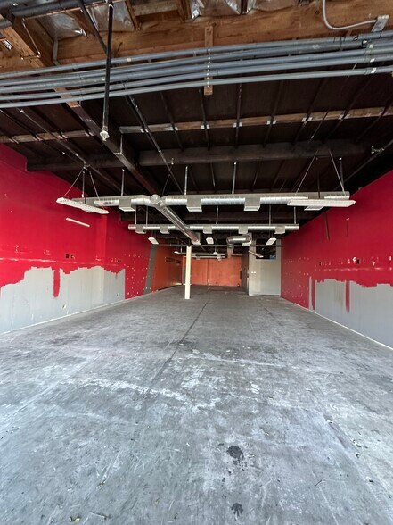 More Photos Of 3370-3400 S Bristol St, Santa Ana Freestanding For Lease