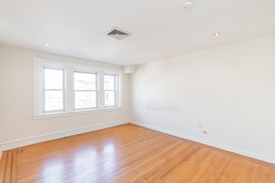 More Photos Of 632-634 N 2nd St, Philadelphia Apartments For Sale