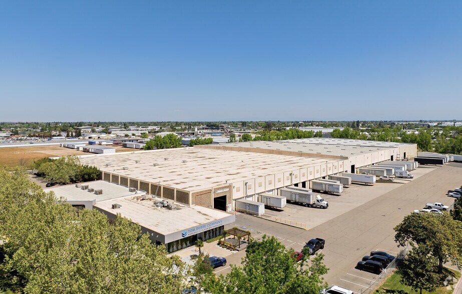 More Photos Of 105 Industrial Park Dr, Manteca Warehouse For Sale