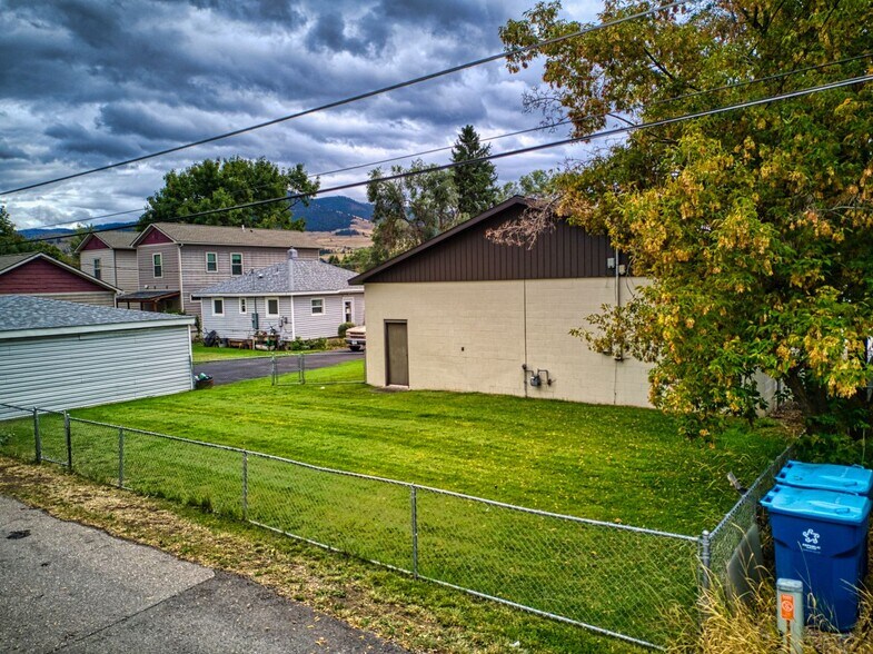 More Photos Of 2430 Dixon Ave, Missoula Warehouse For Lease