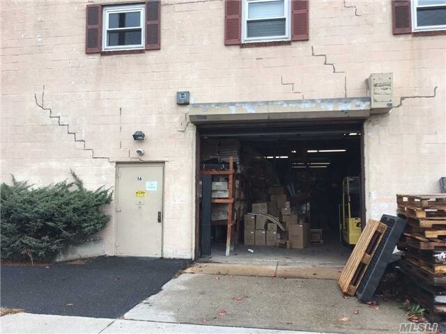 More Photos Of 16 McCarthy Rd, Island Park Warehouse For Lease